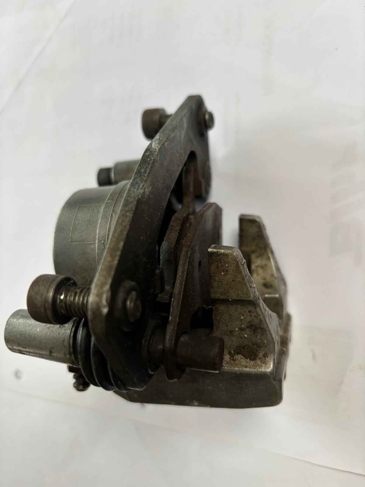 Voorremklauw KX 86/87