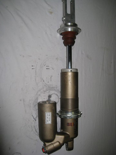 Showa pomp CR-450F 2004