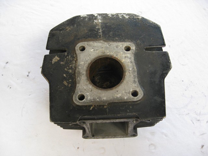 MT Cilinder 50cc moet gehoont worden